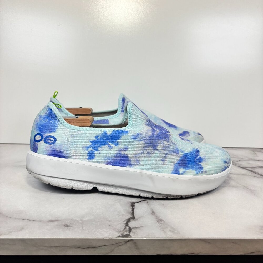Oofos OOmg eeZee Low Slip On Comfort Recovery Shoe Blue Tie Dye Women's Size 8.5
